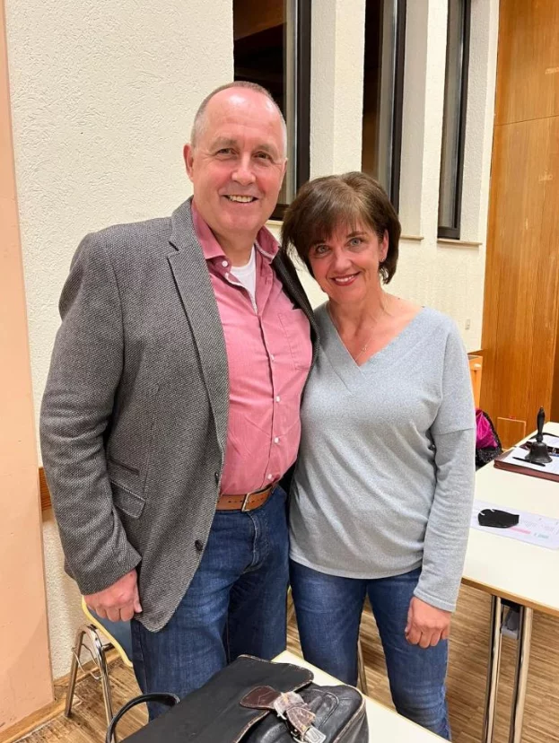 Staffelbergabe Olaf Hoerschelmann Und Susi Wolf
