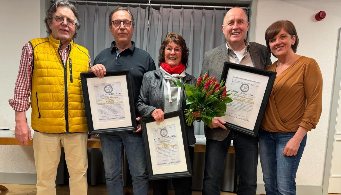Ehrung Der Ehrenvorstandsmitglieder Tc Gambach