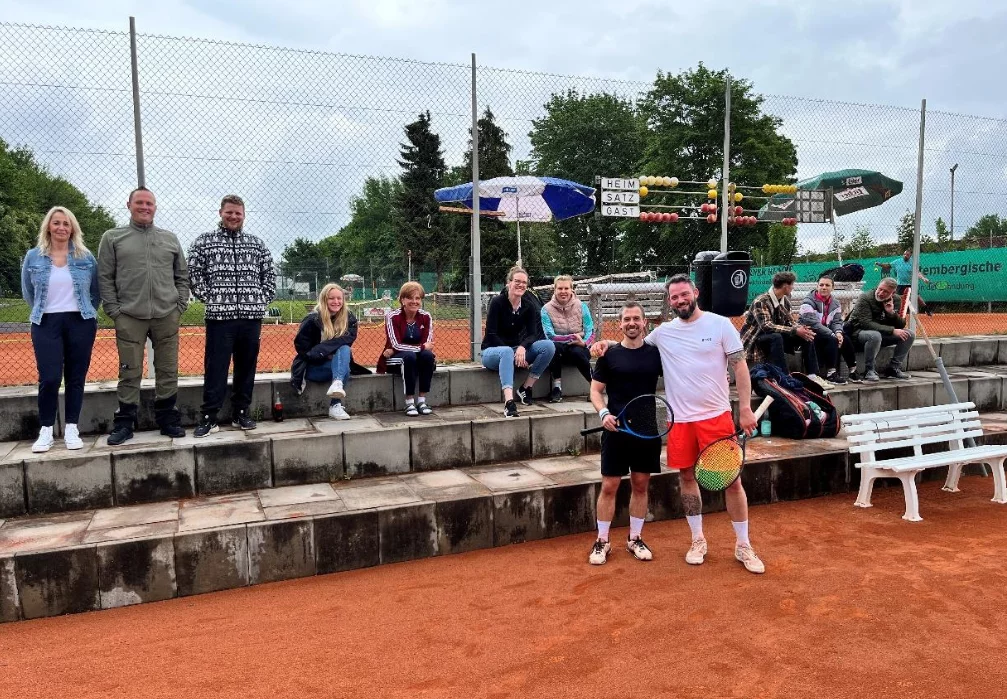 Tennisspieler Mit Publikum
