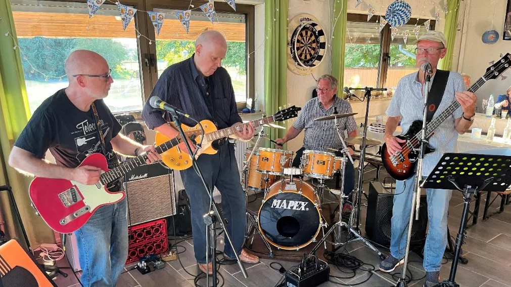 Band 21 Fr Die Musik Beim Oktoberfest Im Tennishei