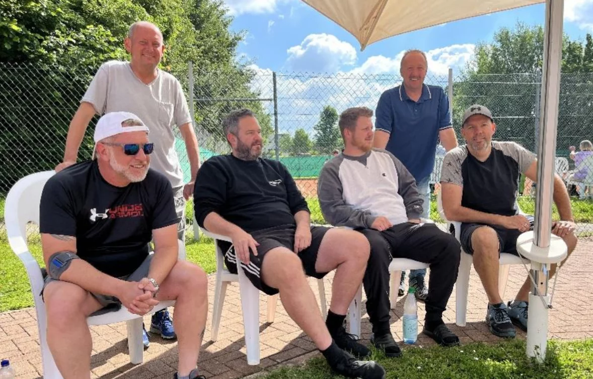 Zuschauer Beim Medenspiel In Gambach