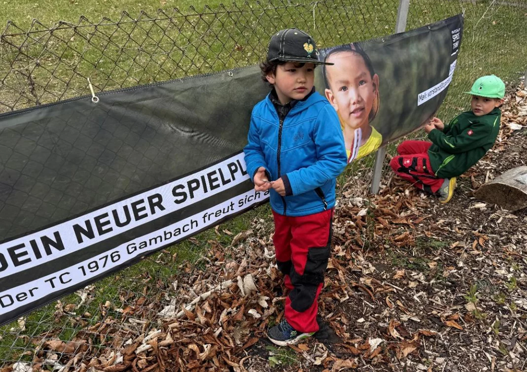 Jugend Und Kinder Helfen Beim Arbeitseinsatz