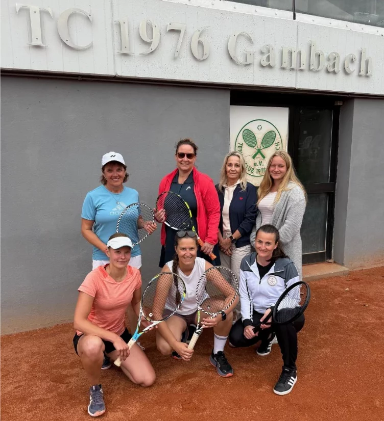 Damenmannschaft Des Tc Gambach Vor Dem Heimspiel G